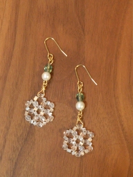 ワンコイン*お花ピアス・イヤリング[ホワイト]